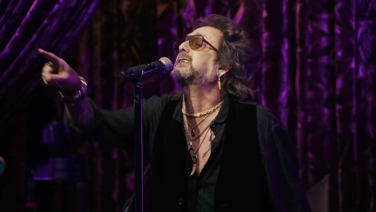 Recorded live at analog by The Black Crowes